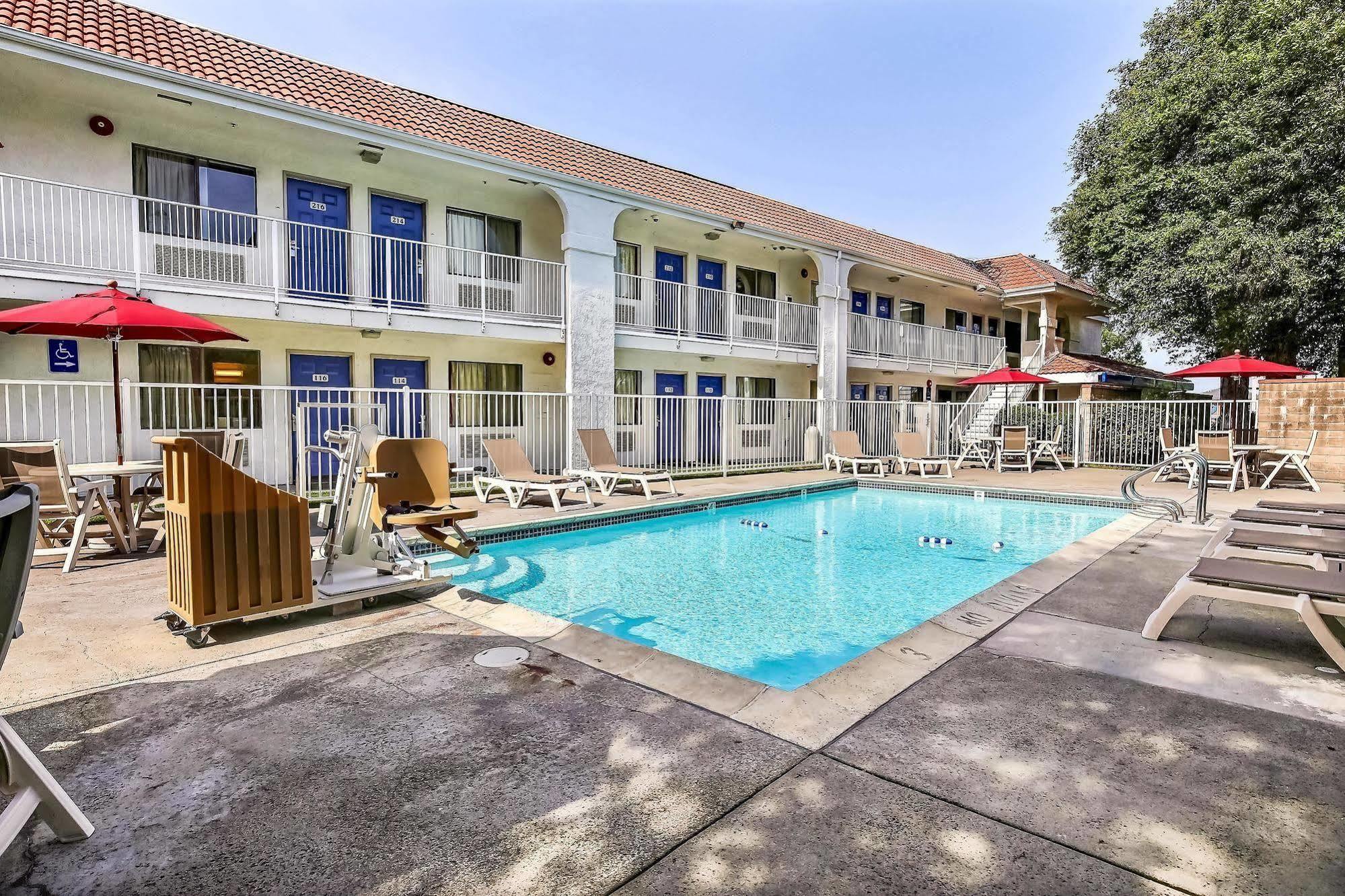 Motel 6-Pinole, Ca מראה חיצוני תמונה